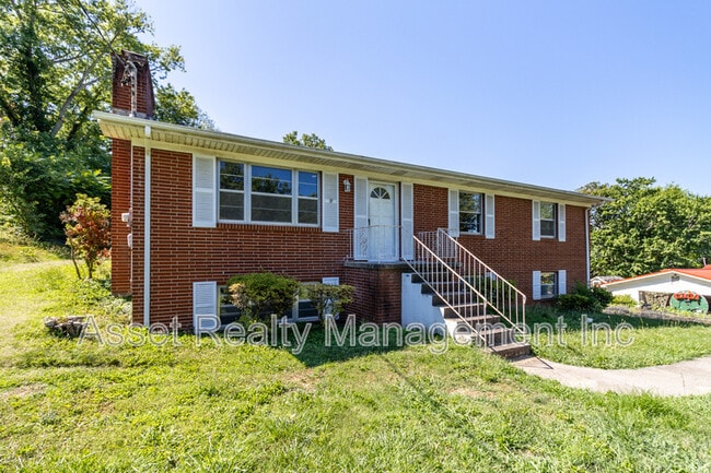 Photo - 6633 Wachese Ln