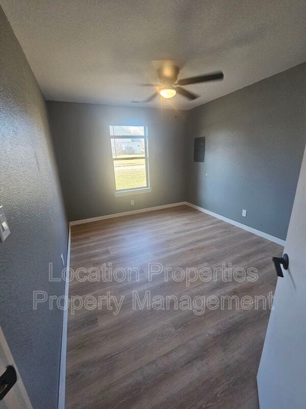 Photo - 950 Monterey Way