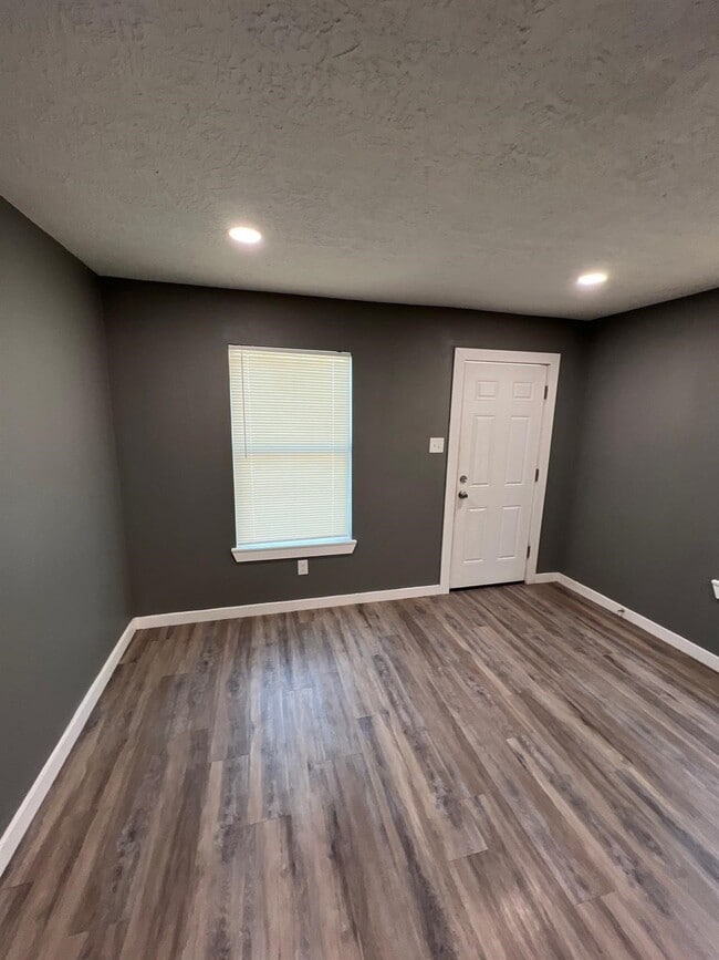 Photo - 2610 1/2 Mills St