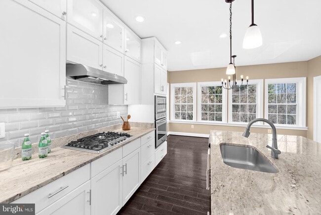 Photo - 1923 Harrington Pl