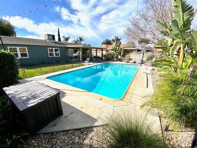Photo - Spacious 4Bd/ 2Br in Reseda!