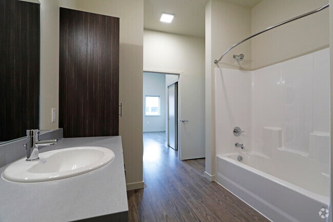 1BR, 1BA - 721SF