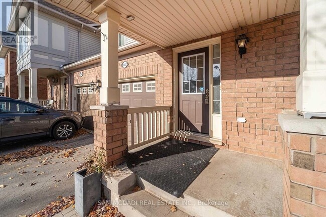 Photo - 2447 Baintree Crescent