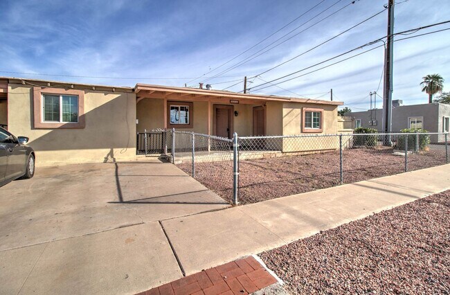 Photo - 5516/5518/5520 West Palmaire Avenue Unit 5516 West Palmaire Avenue