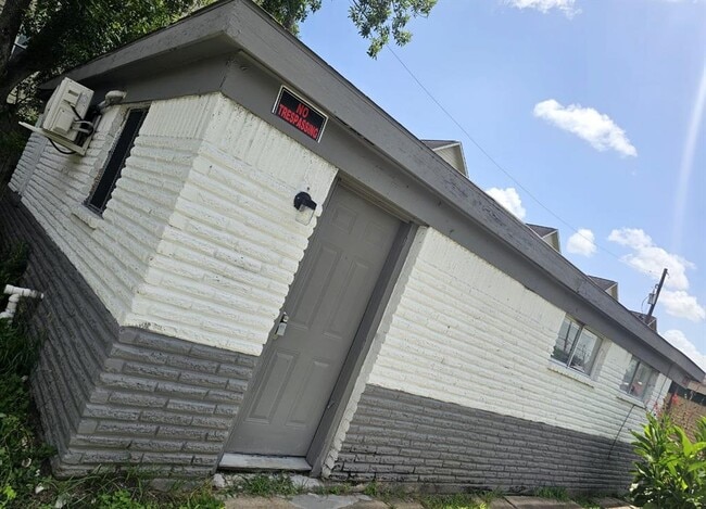 Building Photo - 3829 Mt Pleasant St Rental