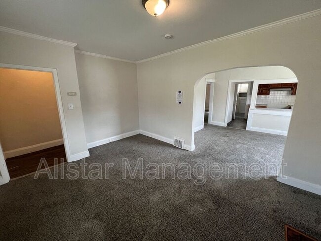 Photo - 3361 W 84th St Unidad Down