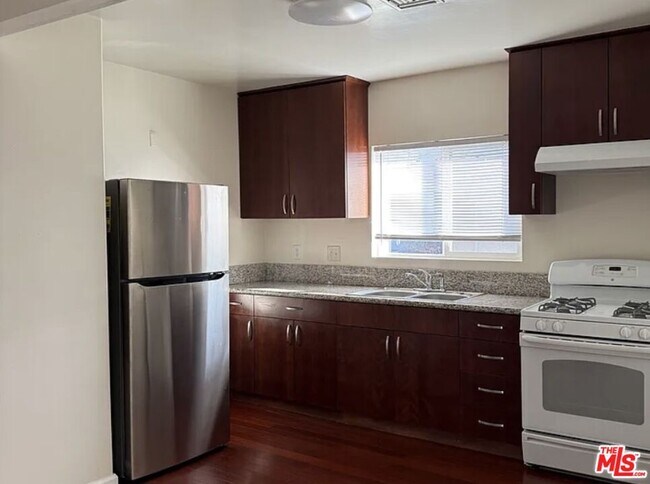 Building Photo - 4343 4th St Unit C