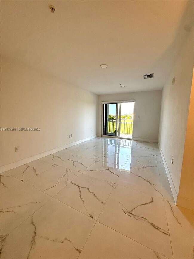 Photo - 10950 NW 82nd St Unit 324