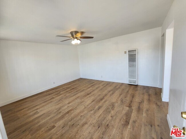 1499 W 35th Pl Unidad 4