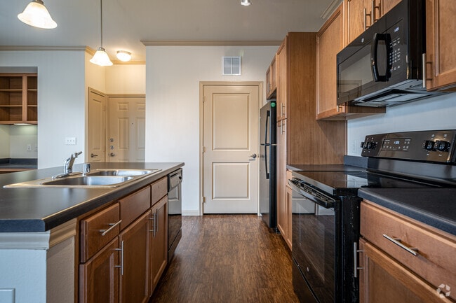 1HAB, 1BA - 777 ft² - Hamilton Crossing Senior Living 55+ Apartamentos