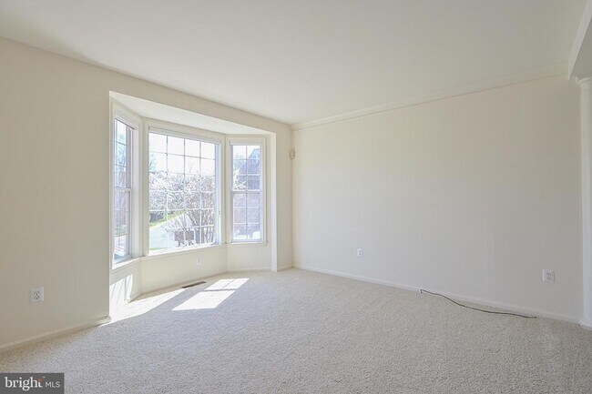 Photo - 7415 Gillingham Row