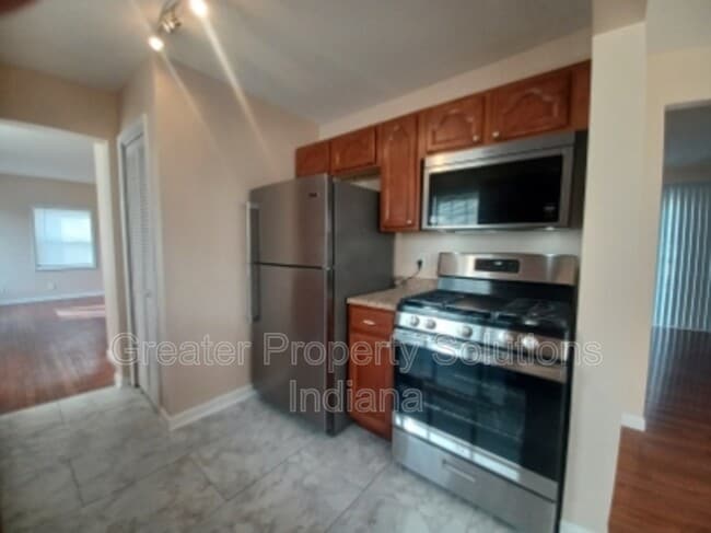 412 W South St