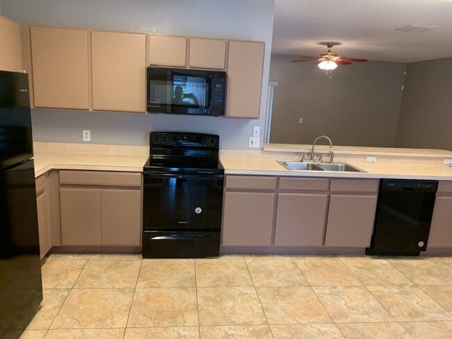 Photo - 120 Nicholas Ct