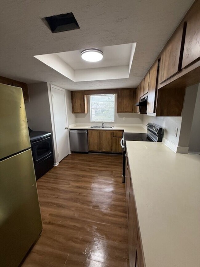 Photo - 2bedroom 2bath updated end unit condo on second floor available for $1450.00! Unit E