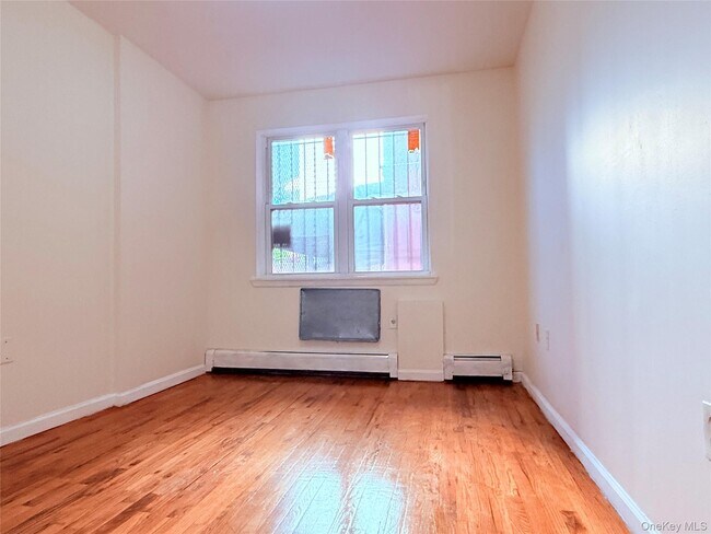 Photo - 461 E 181st St Unit 1