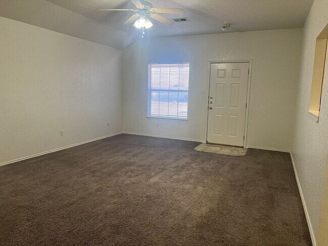 Photo - 2700 Edgefield St Unidad 2700-B Edgefield St.