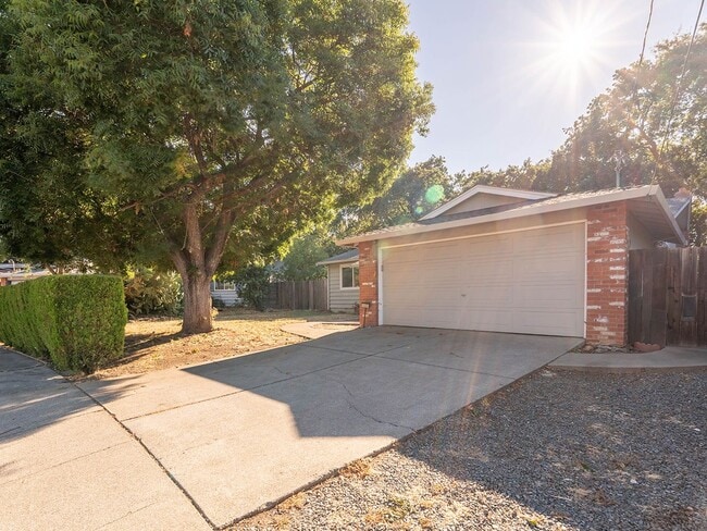 Photo - Single Level Ranch Home In Desirable Clayt...