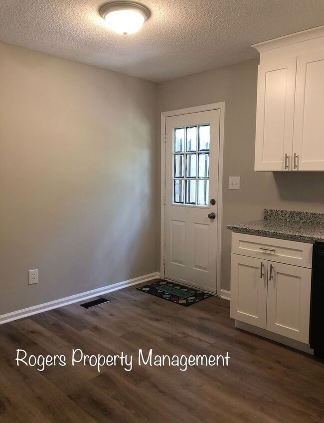 Photo - Convenient Modern Townhome in Creedmoor Unit C