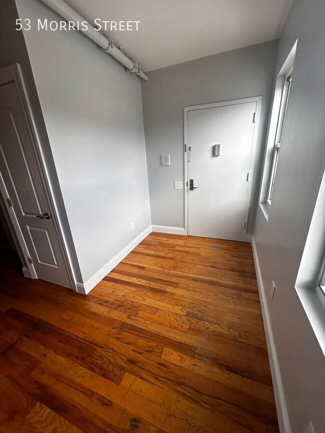 Building Photo - 53 Morris St Rental