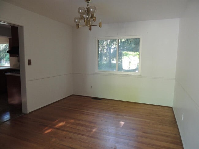 Photo - 2098 Yorktown Dr