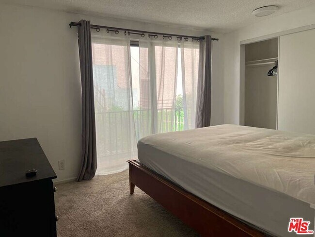 Photo - 931 New Depot St Unidad 12