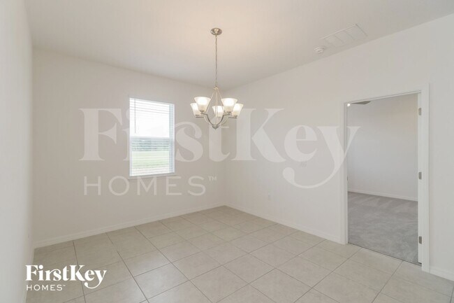 Photo - 596 Crown Rose Dr