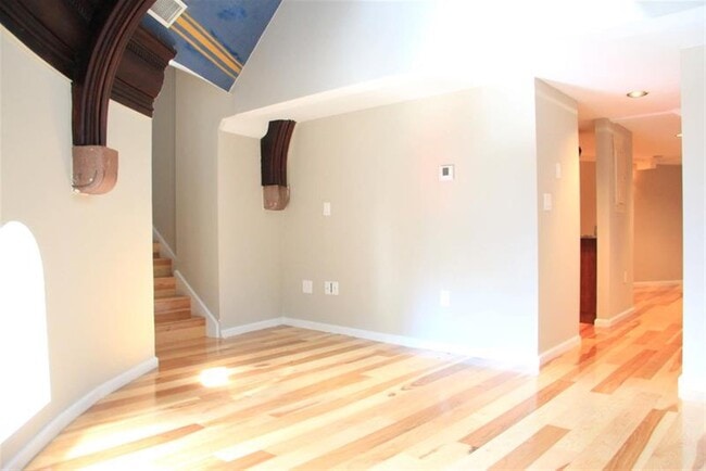 Photo - 25 Bow St Unit 1