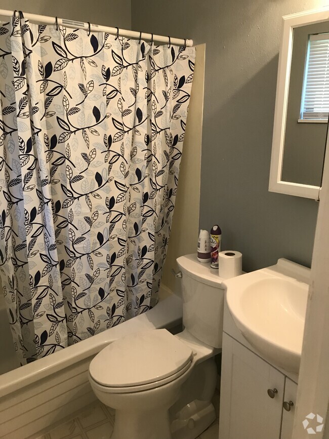 Building Photo - 327 S 12th Ave Unit 1 Rental
