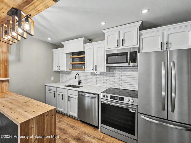 Photo - 1314 Main St