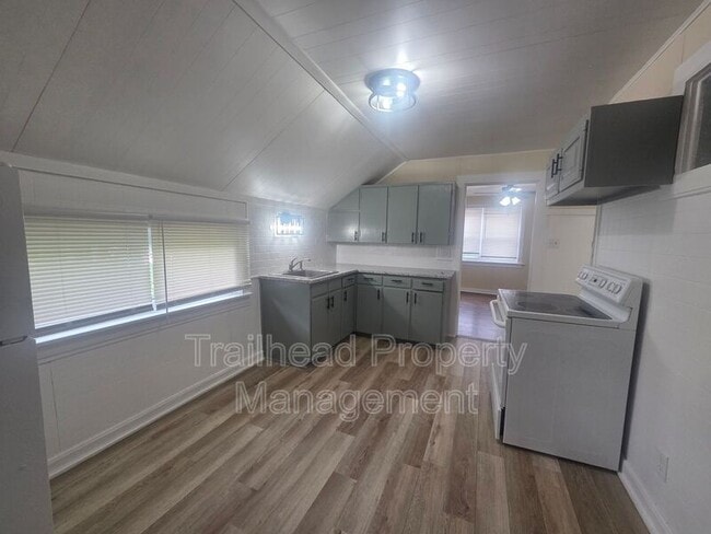 Photo - 3115 S Forest Ave