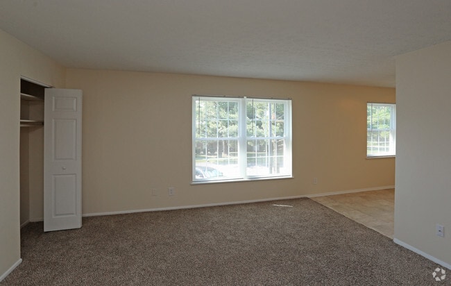 2BR, 1.5BA - 974 SF