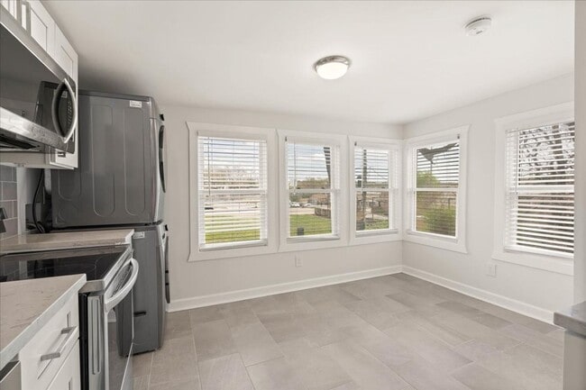 Photo - AVAILABLE NOW! 2 Bedroom 1 Bathroom Duplex in Kansas City $1400 Unit 4605 Harrison St B