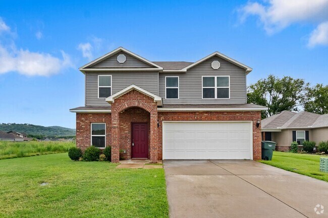 Building Photo - Beautiful home Located in desirable west F...