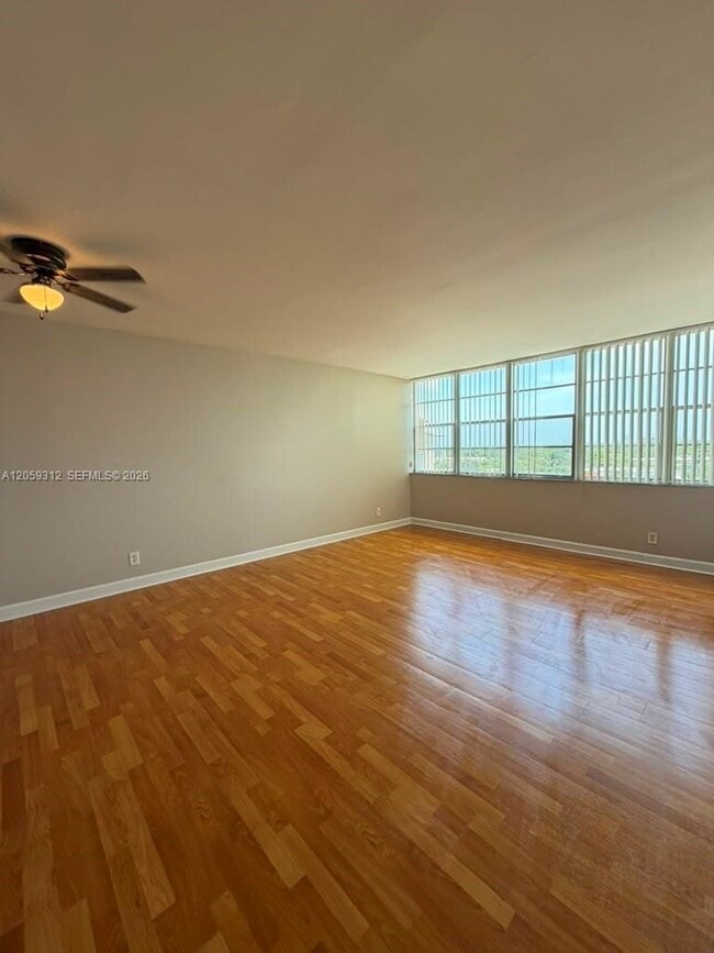 Photo - 2025 NE 164th St Unit 1006