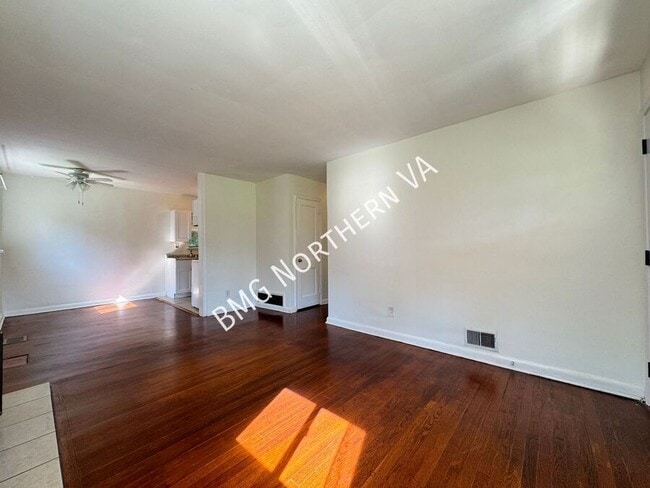 Photo - 7046 Lee Park Ct