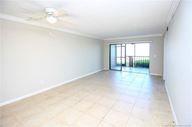 Photo - 4540 NE Sandpebble Trce Unit 104