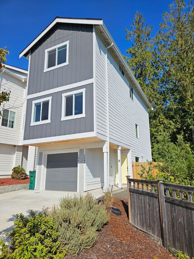 Photo - Beautiful, private 2 bed, 2.5 bath townhou...