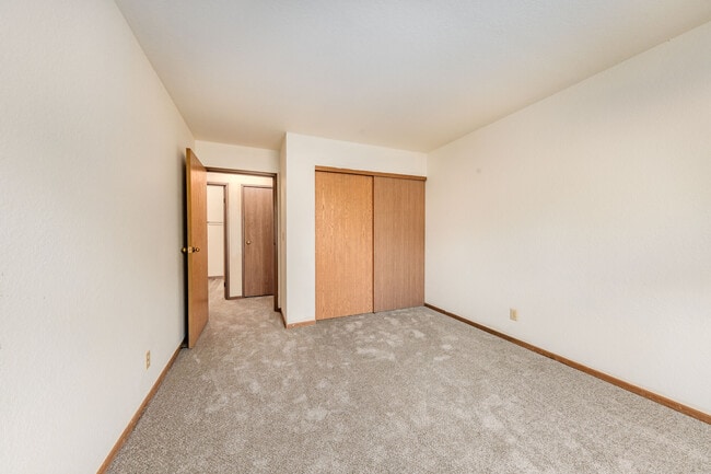 Parkway West Apartment Homes