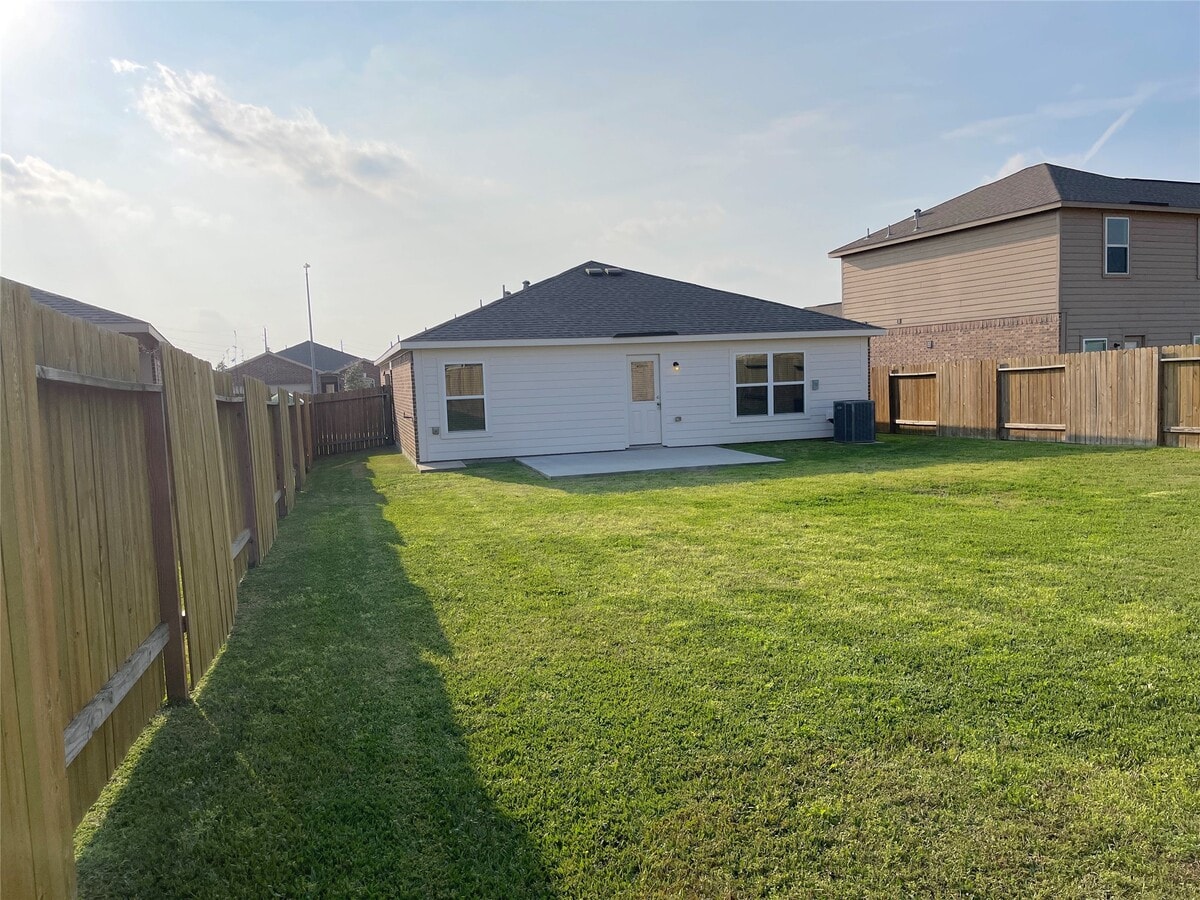 Photo - 20714 Round Key Dr