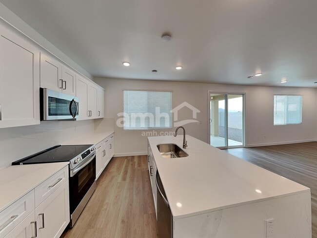 Photo - 9830 W Parkway Dr