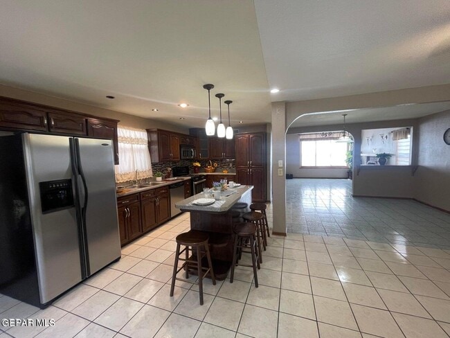 Photo - 808 Merriman Dr