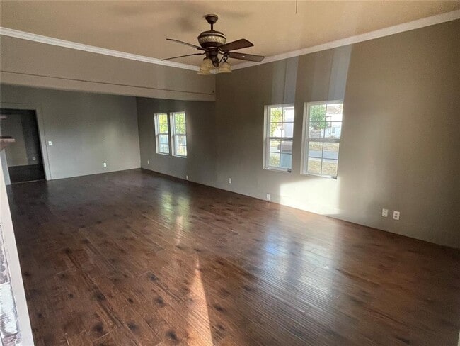 Photo - 220 N 8th St