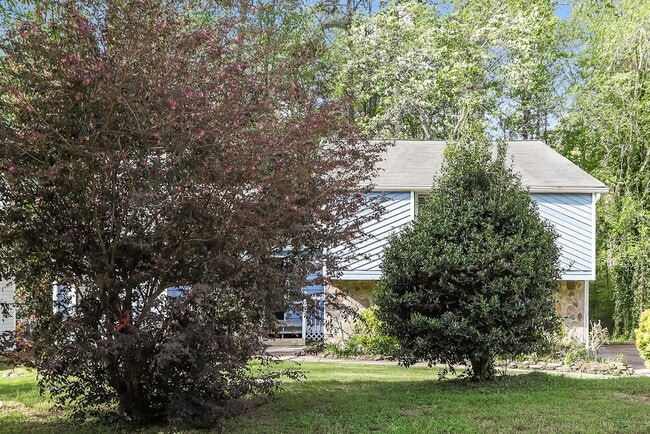 Building Photo - 6824 Creekwood Dr