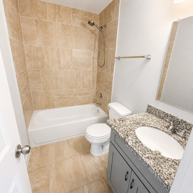 Photo - 7412 Pond St