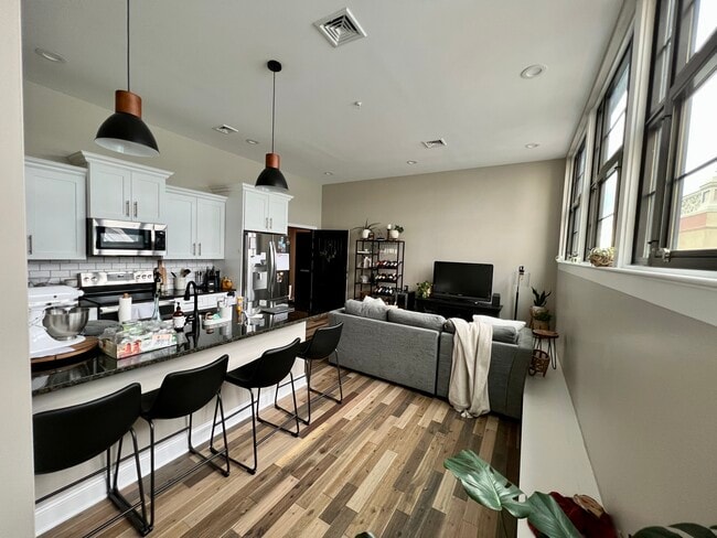 Building Photo - 409 Lackawanna Ave Unit 508