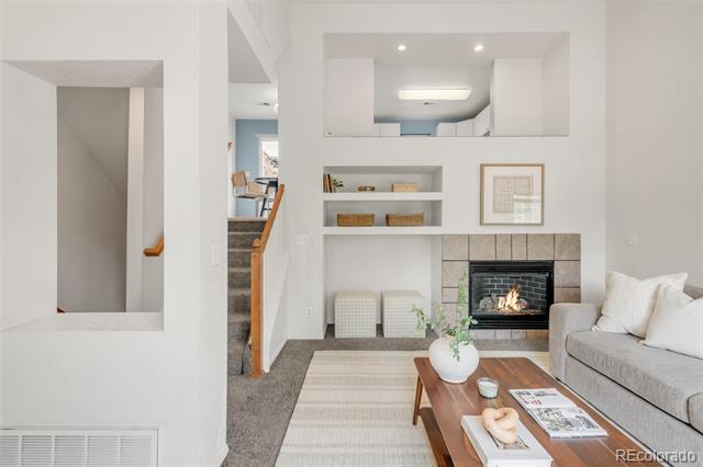 Building Photo - 9369 Longs Peak Dr Rental