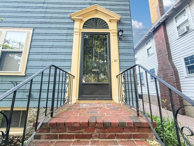 Building Photo - 61 Moraine St