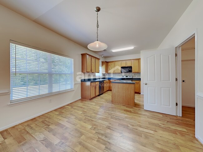 Photo - 3457 Lilliefield Ln