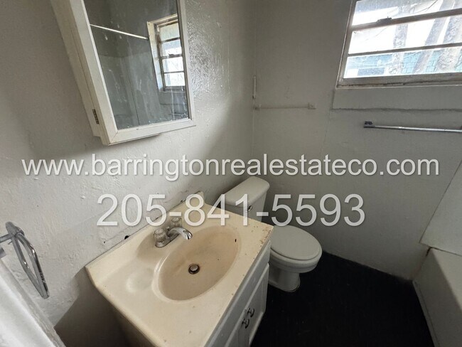 Photo - 341 Iota Ave S Unidad A