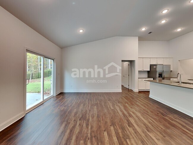 Photo - 104 Punderson Dr